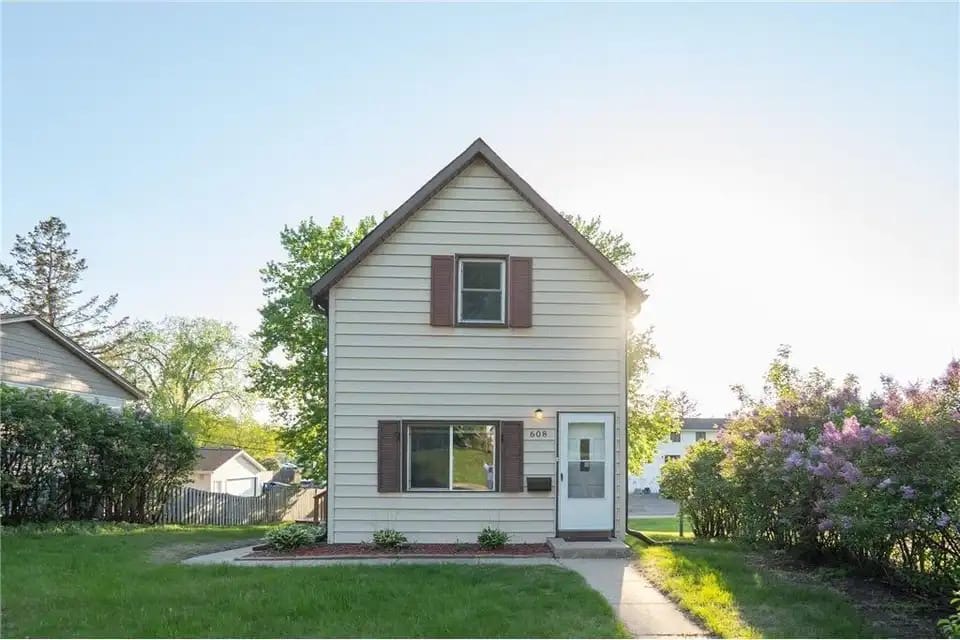 608 7th Ave S, 608 7th Ave S, Hopkins, MN 55343