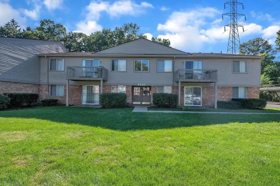 2510 Woodrow Wilson Blvd, West Bloomfield, MI 48324