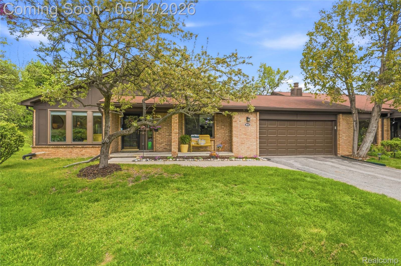 4042 Chablis Street, West Bloomfield Charter Township, MI 48323